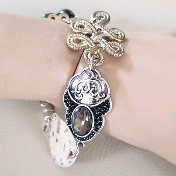 Hand Crafted Repurposed Vintage Assemblage Charm Bracelet NWT - Picture 13 of 16